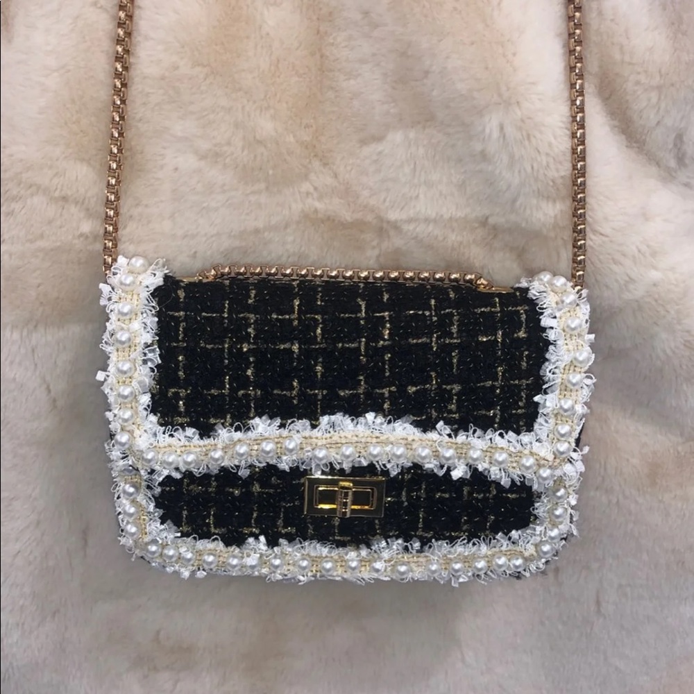 Lace and pearl winter crossbody purse